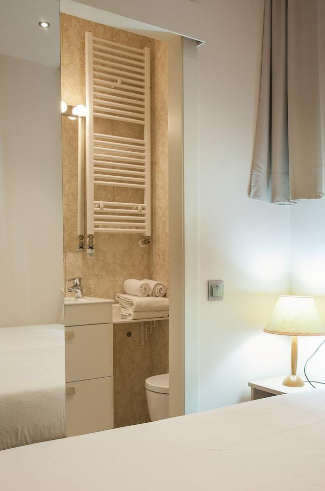 Hostal Excellence Барселона Екстериор снимка