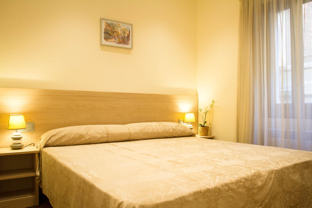 Hostal Excellence Барселона Екстериор снимка