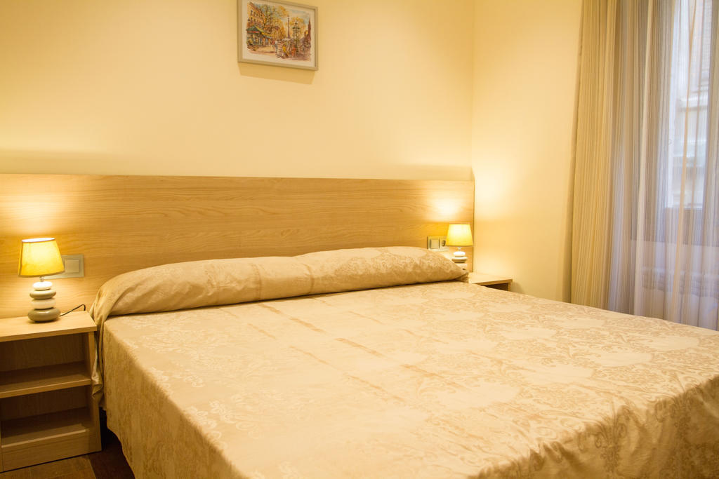 Hostal Excellence Барселона Екстериор снимка
